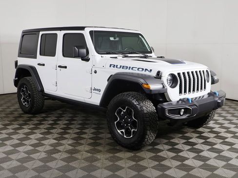 Used 2022 Jeep Wrangler Unlimited Rubicon 4xe w/ Cold Weather Group AWD/4WD image 11
