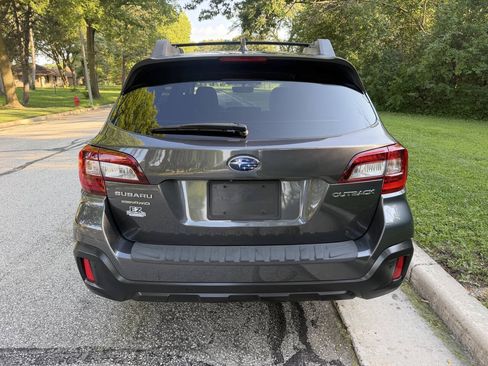 Used 2019 Subaru Outback 2.5i Limited AWD/4WD image 4