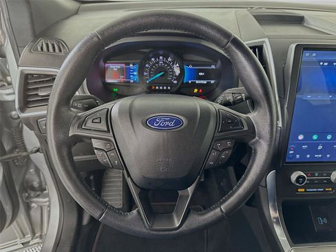 Used 2022 Ford Edge Titanium w/ Equipment Group 301A AWD/4WD image 19