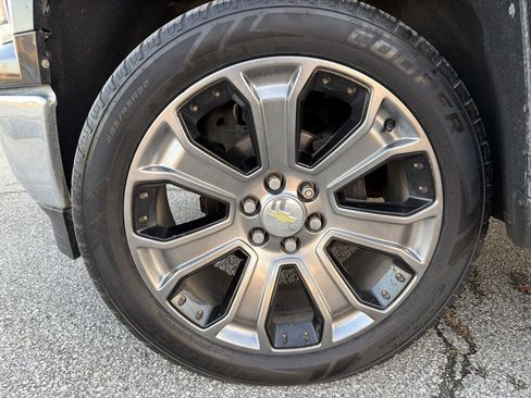 Used 2015 Chevrolet Silverado 1500 LTZ w/ LTZ Plus Package image 11