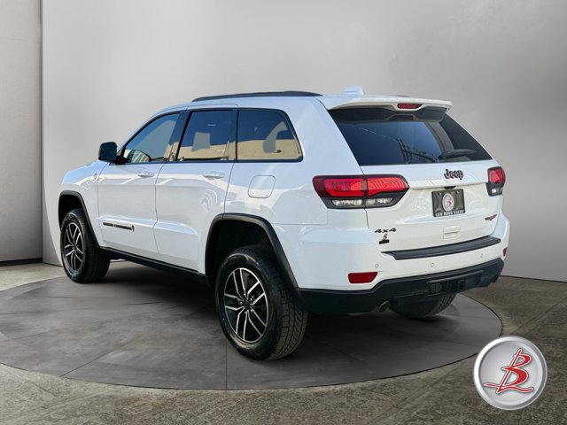 Used 2021 Jeep Grand Cherokee Trailhawk AWD/4WD image 5