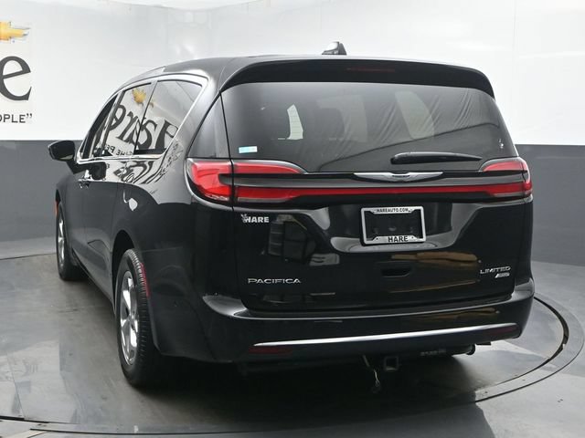Used 2024 Chrysler Pacifica Limited AWD/4WD image 39