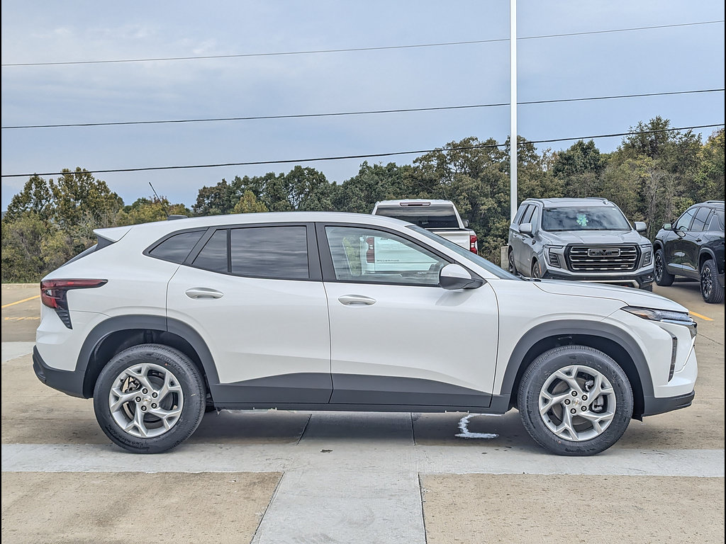 New 2026 Chevrolet Trax LS w/ LS Convenience Package FWD image 6