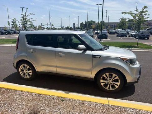 Used 2015 Kia Soul + w/ Audio Package FWD image 11