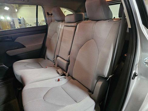 Used 2023 Toyota Highlander LE image 20