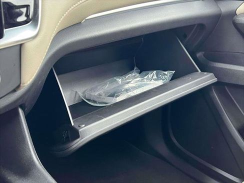 Used 2023 Chevrolet Traverse LS image 28