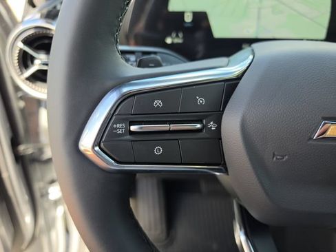 New 2027 Chevrolet Equinox LT w/ Convenience Package II FWD image 30