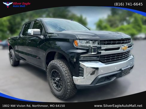 Used 2021 Chevrolet Silverado 1500 LT w/ Safety Package II AWD/4WD image 3