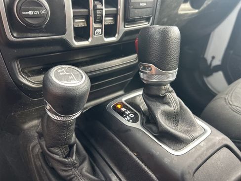 Used 2018 Jeep Wrangler Unlimited Sport S image 43