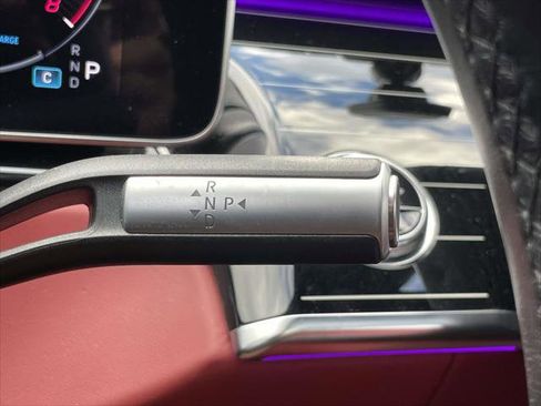 Used 2022 Mercedes-Benz S 500 4MATIC w/ AMG Line Package image 22