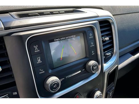 Used 2015 RAM 1500 Classic SLT w/ SLT Plus D←cor Group AWD/4WD image 21
