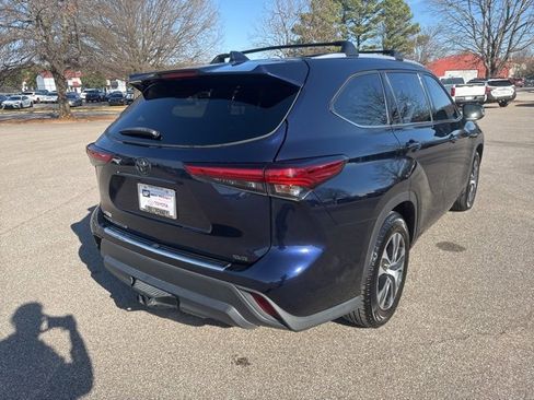 Used 2022 Toyota Highlander XLE image 5
