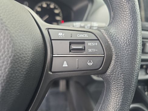 Certified 2024 Honda HR-V LX image 17