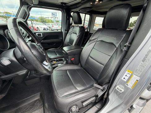 Used 2019 Jeep Wrangler Unlimited Sahara w/ Cold Weather Group AWD/4WD image 9