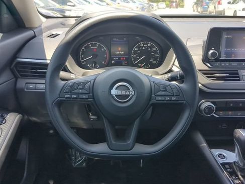 Certified 2025 Nissan Altima 2.5 S FWD image 14