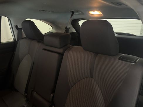 Used 2022 Toyota Highlander LE image 13