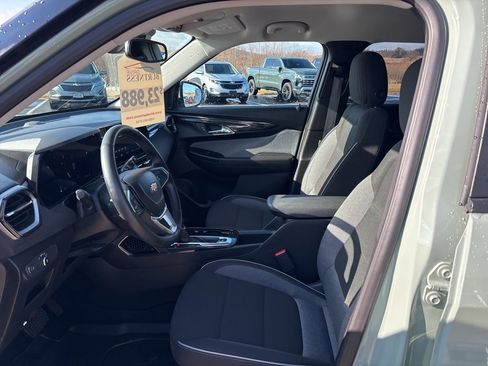 Certified 2025 Chevrolet TrailBlazer LT w/ Convenience Package image 10