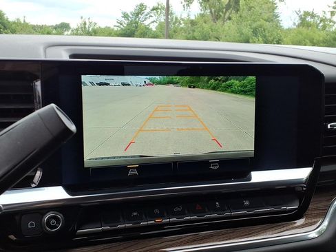 Used 2025 Chevrolet Silverado 1500 LT AWD/4WD image 9