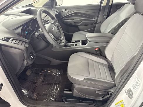 Used 2017 Ford Escape S FWD image 4
