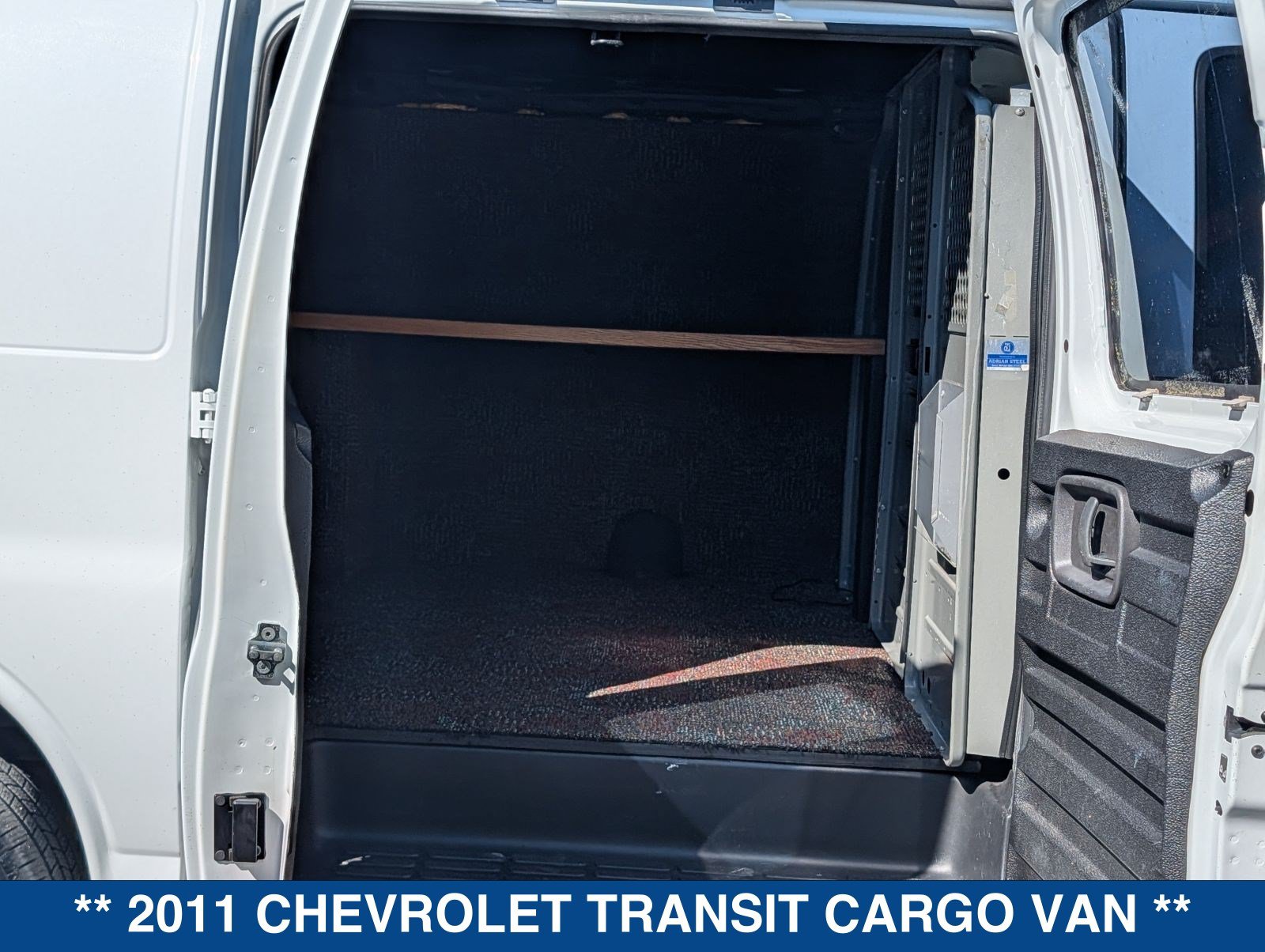 Used 2011 Chevrolet Express 2500 RWD image 15