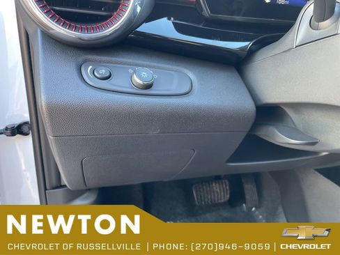 New 2026 Chevrolet Trax RS w/ Sunroof Package FWD image 9