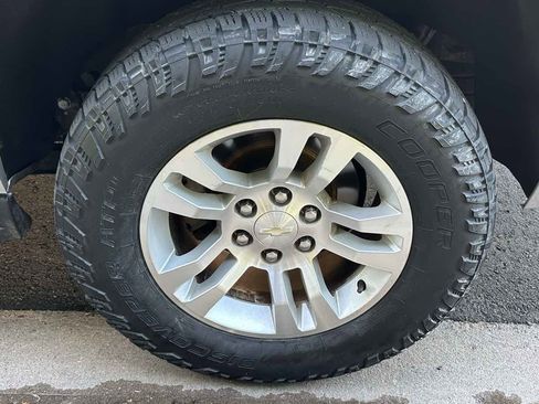 Used 2019 Chevrolet Suburban LT AWD/4WD image 63