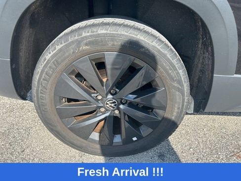 Used 2024 Volkswagen Taos S FWD image 12