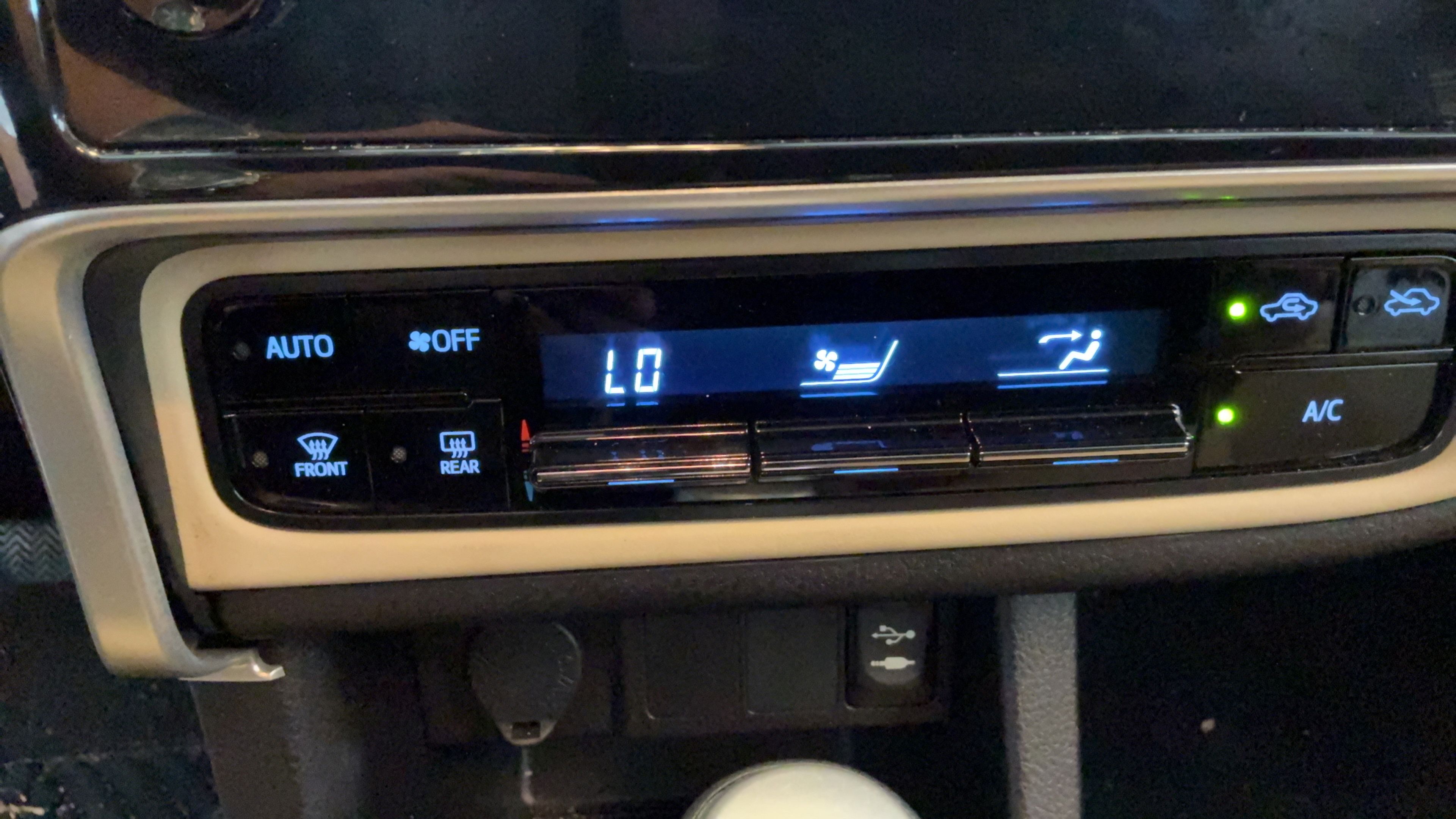 Used 2019 Toyota Corolla LE FWD image 21