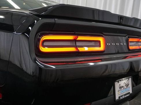 Used 2022 Dodge Challenger R/T image 5