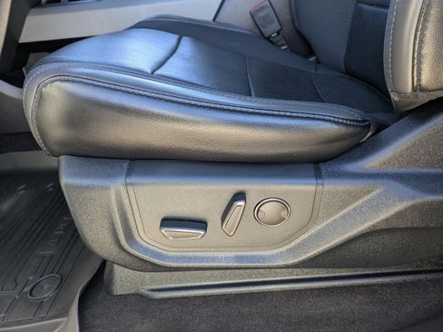 Used 2019 Ford F150 Raptor w/ Equipment Group 802A Luxury image 20