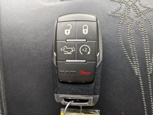 Used 2023 RAM 2500 Limited image 32