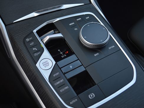 Used 2025 BMW 330i Sedan w/ Convenience Package image 23