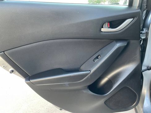 Used 2016 MAZDA MAZDA3 i Sport w/ Preferred Equipment Package FWD image 19