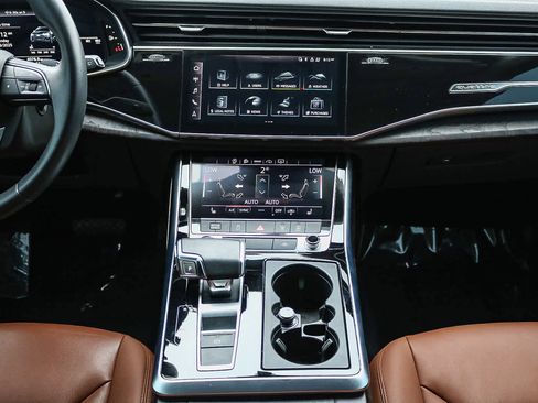 Used 2023 Audi Q8 Premium w/ Convenience Package image 17