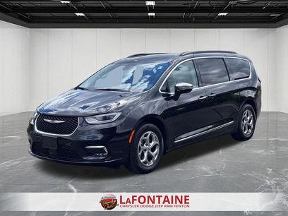 Used 2023 Chrysler Pacifica Limited