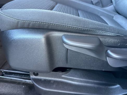 Used 2023 Chevrolet Bolt LT image 17