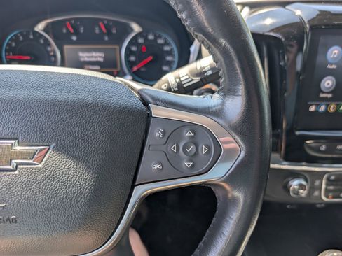 Used 2020 Chevrolet Traverse RS image 18