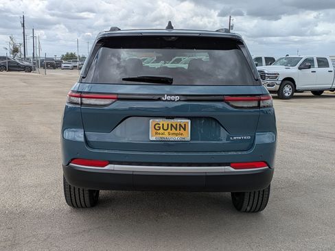 New 2026 Jeep Grand Cherokee Limited w/ Luxury Tech Group II RWD image 3
