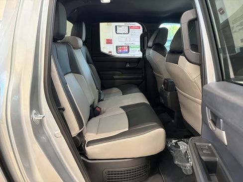 New 2025 Toyota Tacoma TRD Off-Road AWD/4WD image 14