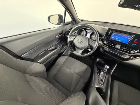 Used 2018 Toyota C-HR XLE FWD image 28