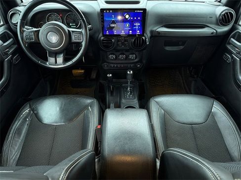 Used 2015 Jeep Wrangler Unlimited Sahara image 19