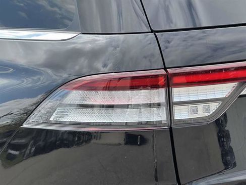 Used 2021 Lincoln Aviator Reserve w/ Equipment Group 201A AWD/4WD image 9