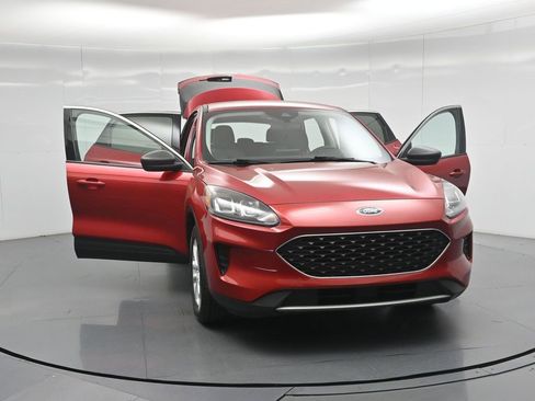 Used 2022 Ford Escape SE image 33
