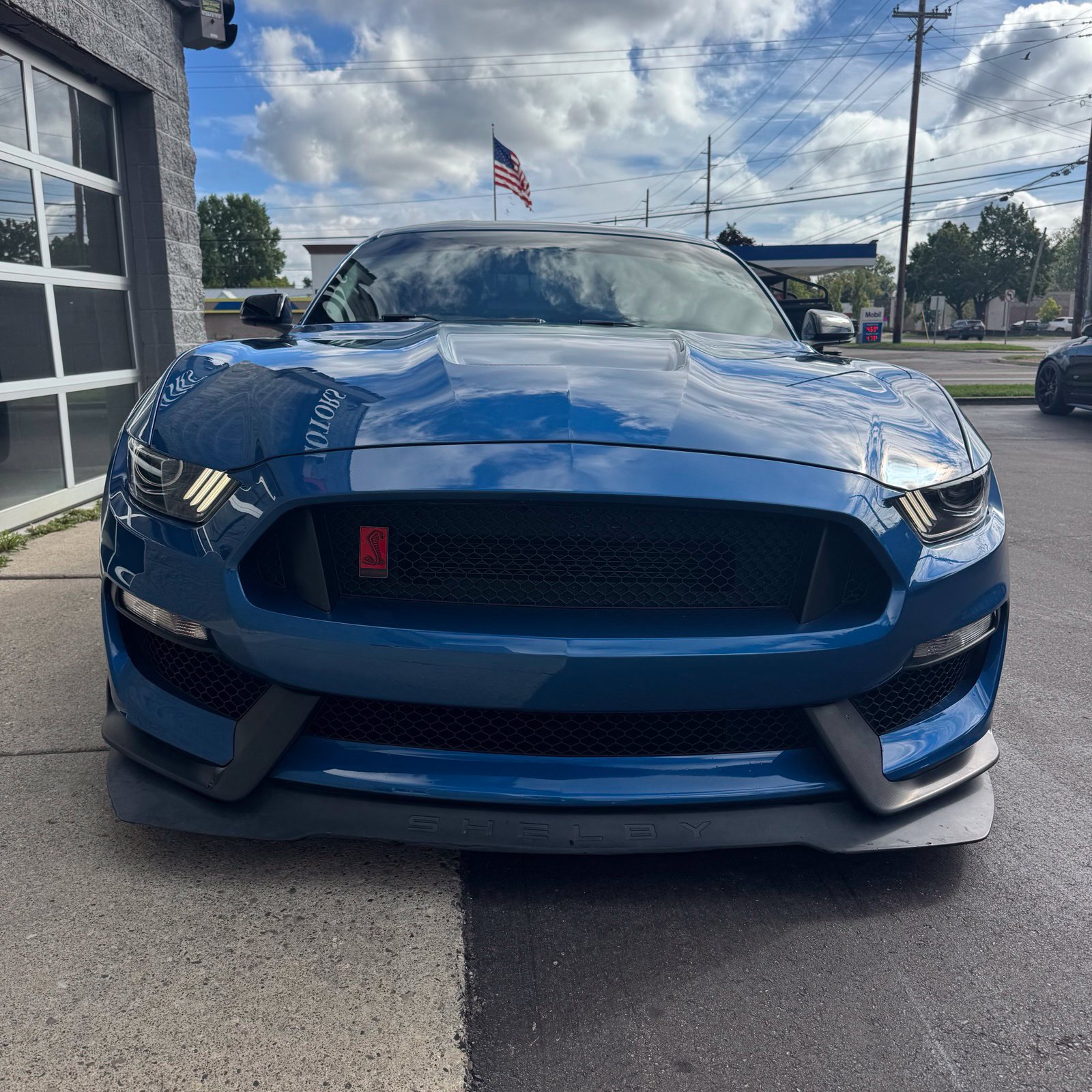 Used 2020 Ford Mustang Shelby GT350R w/ GT350R Equipment Group 920A RWD image 2