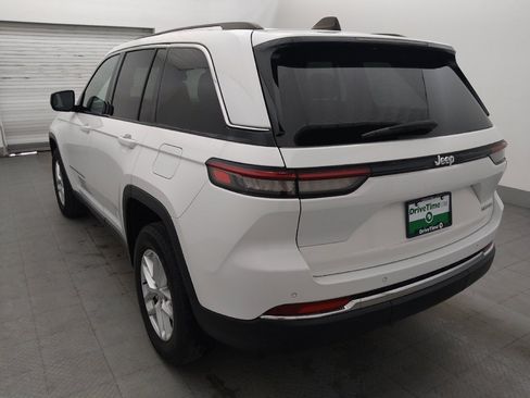 Used 2023 Jeep Grand Cherokee Laredo RWD image 5