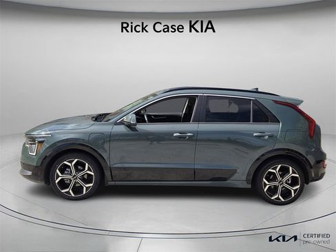 Certified 2023 Kia Niro SX Touring image 3