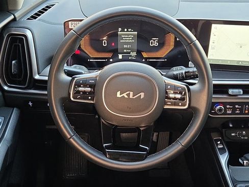 Used 2025 Kia Sorento S image 19