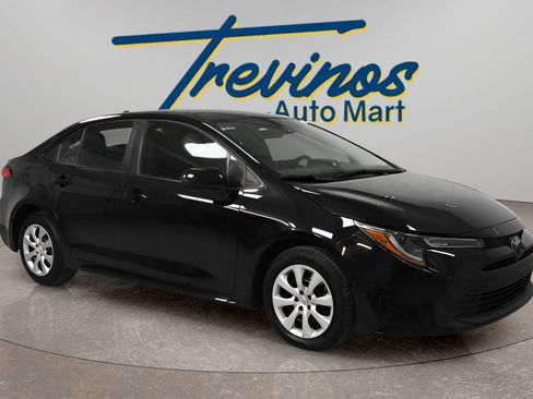 Used 2024 Toyota Corolla LE image 1