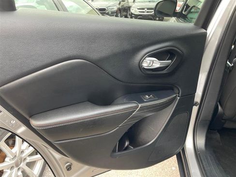 Used 2016 Jeep Cherokee 75th Anniversary image 36