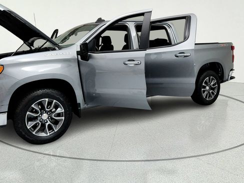 Used 2024 Chevrolet Silverado 1500 LT AWD/4WD image 9